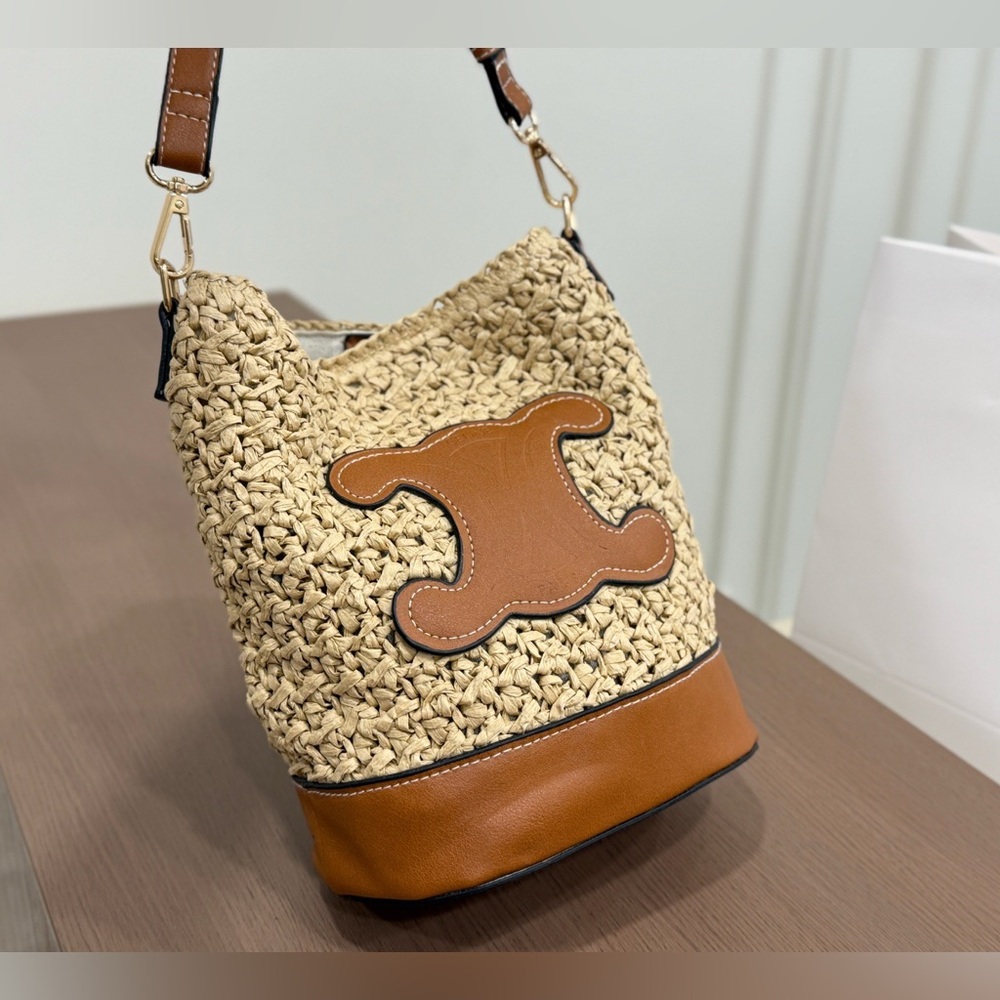 Celine 19×23cm straw bag